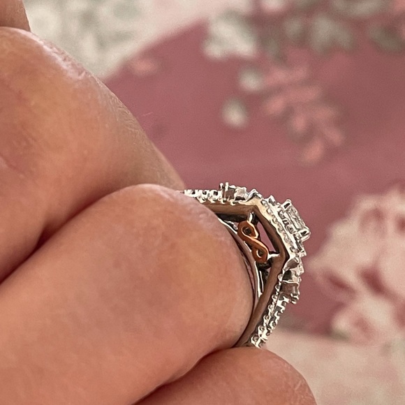 WEDDING RING SET - Picture 15 of 16